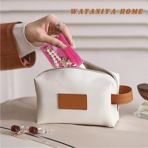 Pink Storage Box with Dividers and Matching Pouches - Picture 5 of 7